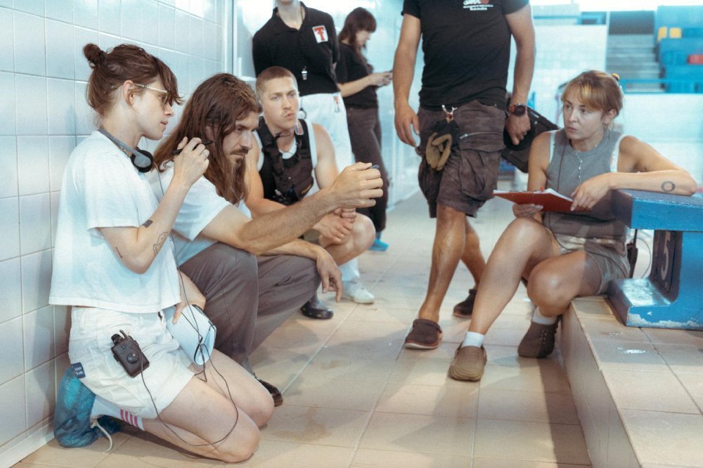 “Nossa gravação foi prejudicada por coisas que eu não pude controlar. Na época, doeu bastante. A maior ferida da minha vida “criativa” até agora e, de longe, minha cicatriz favorita.” — Kristen Stewart sobre The Chronology of Water 💧