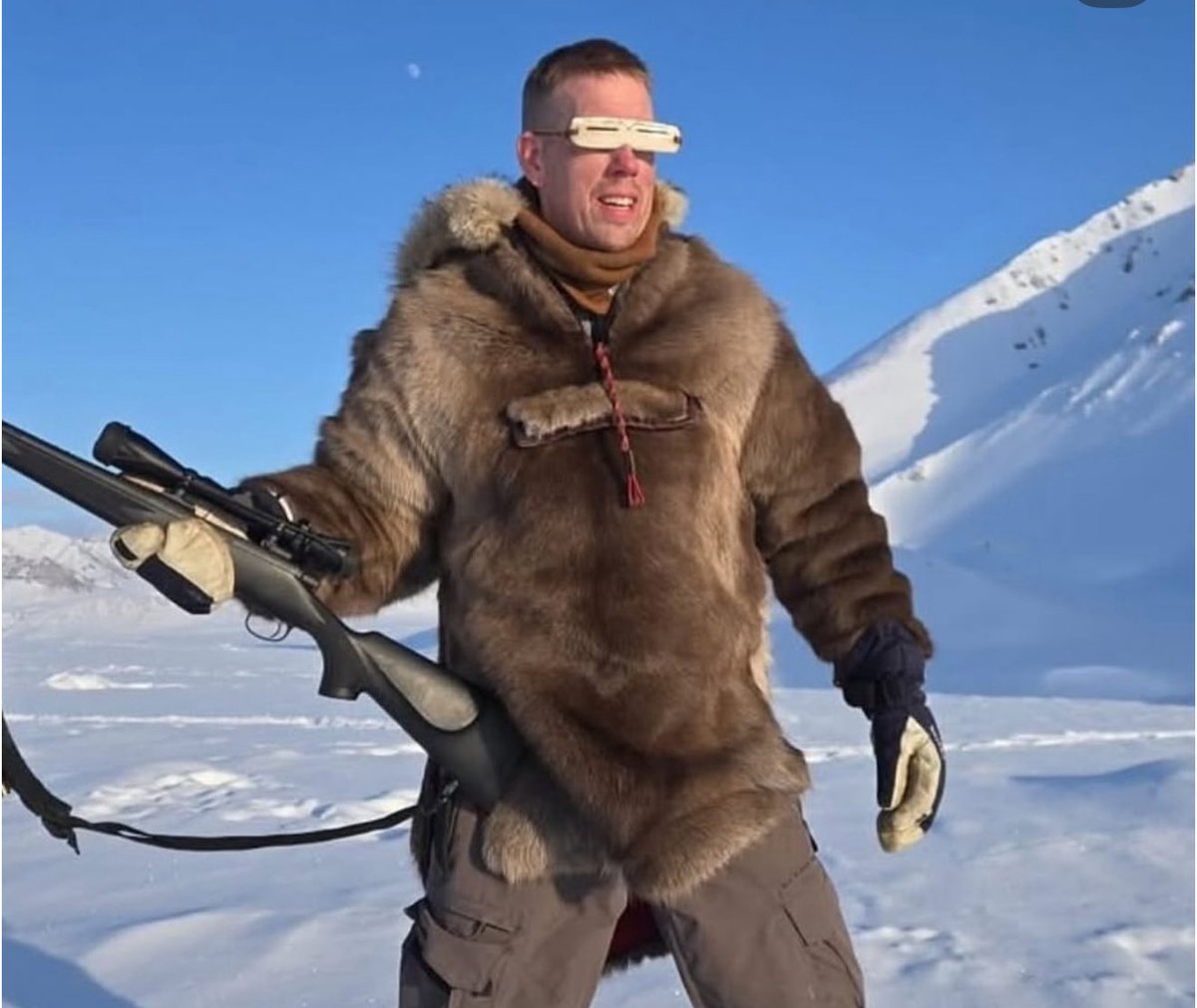 roarbie's tweet image. 