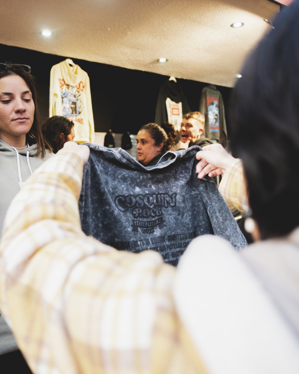 Pasa a lookearte como se debe con el merch de #CRUY25 😎