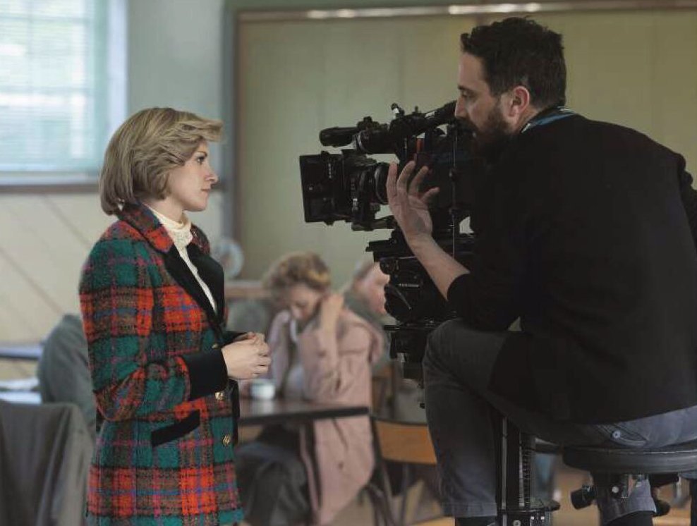 “O que fez você querer ser diretora?”

Kristen Stewart: “Ser atriz.”