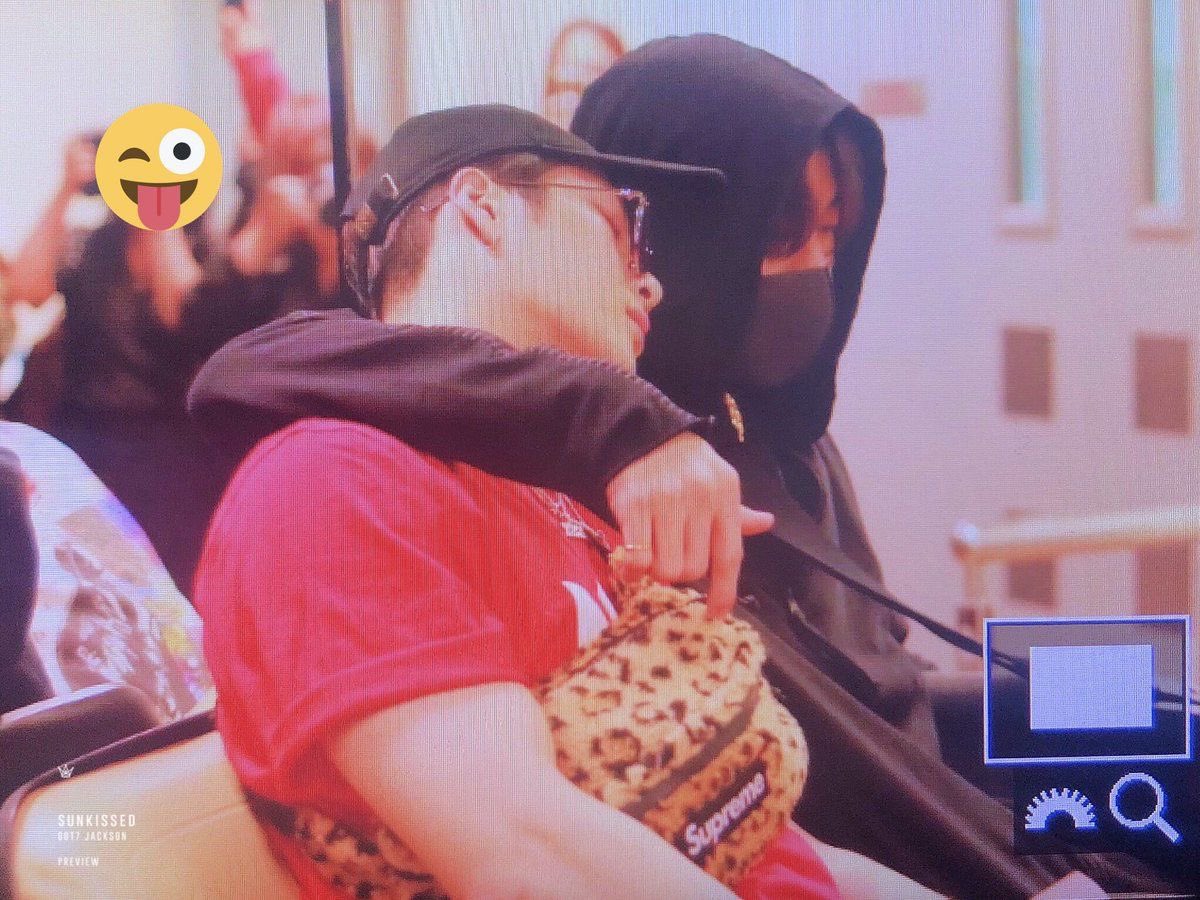 hourlyjackbam's tweet image. jackbam at lax 190718 is literally my roman empire #갓세븐 #Jackbam #JacksonWang #BamBam