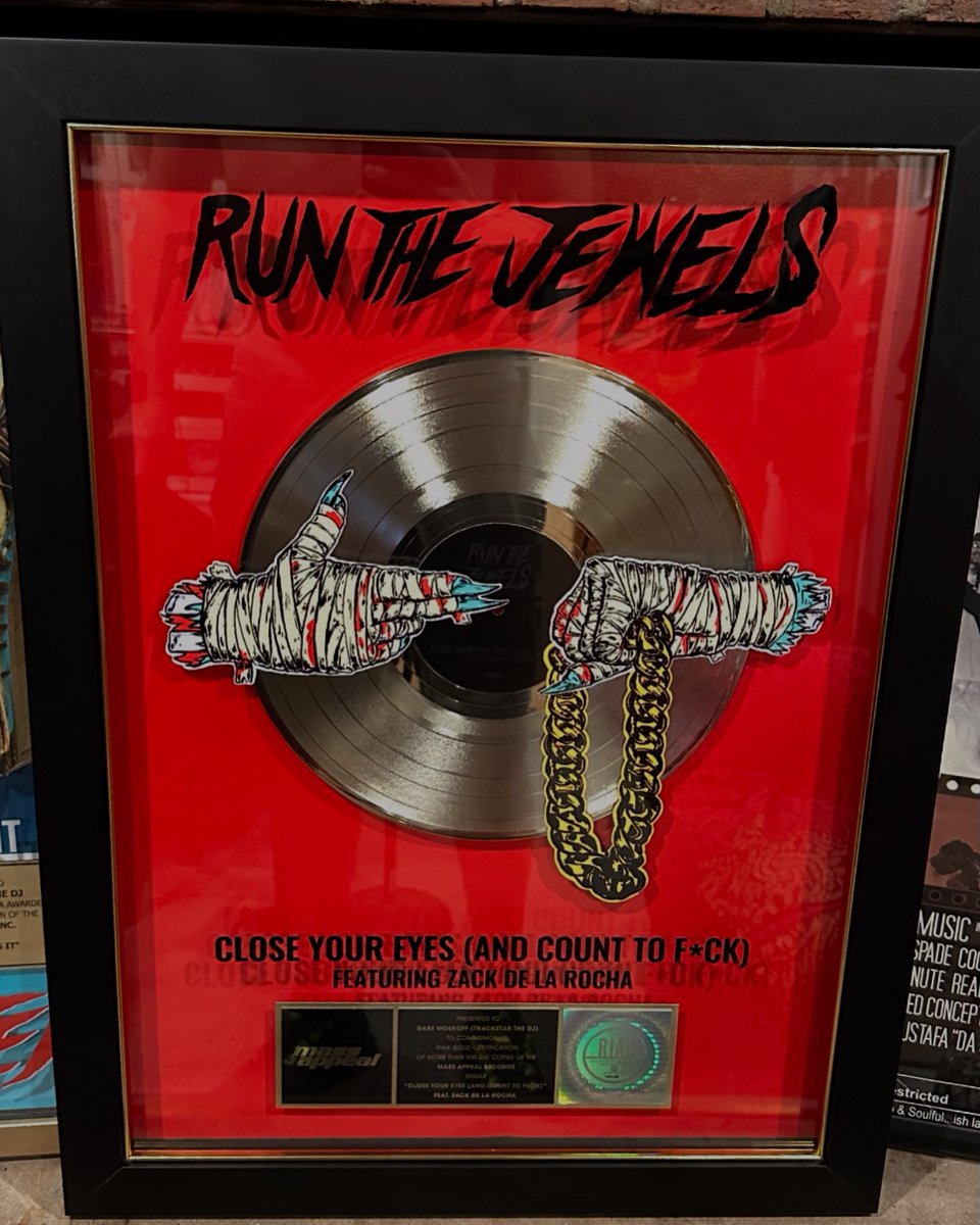 djtrackstar's tweet photo. I don’t know what to say this is just so cool
Thank you @runjewels @killermike #elp #ZLDR for letting me do cuts on this beautiful masterpiece with the F word in the title
#runthejewels #zackdelarocha #RTJ2 #rapfan #fuck https://t.co/FuD9tROigA
