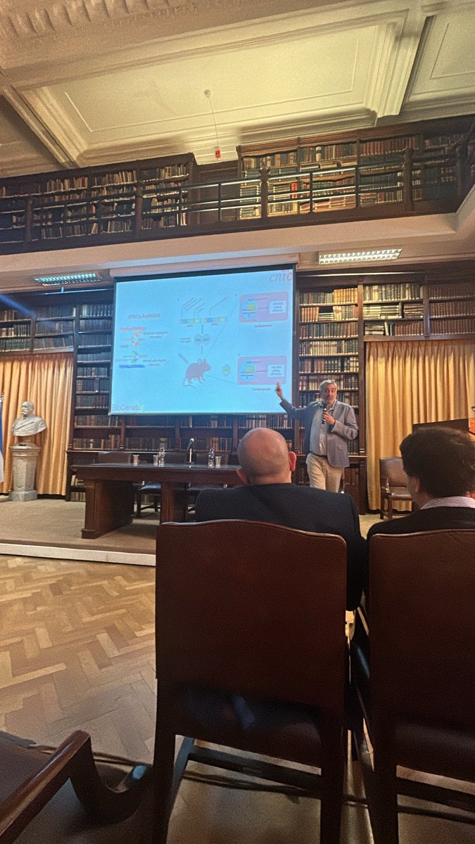 Charla del Dr Ochoa <a href="/jpocardio/">Juan Pablo Ochoa</a> en el Simposio de Genética de <a href="/cardiogenSAC/">Consejo de cardiología genética de la @SAC_54</a>