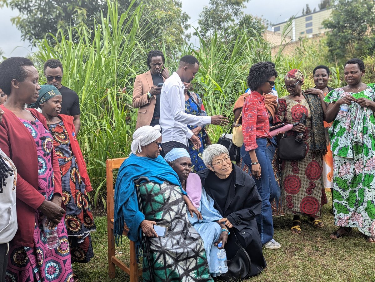 Craspd At Pur (@craspd_pur) on Twitter photo Today, the Umucyo Nyanza Women’s Cooperative, a program under CRASPD, together with the PUR students commemorated the 1994 Genocide against the Tutsi by visiting an elderly survivor.
<a href="/PUR_RWANDA/">Protestant University of Rwanda</a> Today, the Umucyo Nyanza Women’s Cooperative, a program under CRASPD, together with the PUR students commemorated the 1994 Genocide against the Tutsi by visiting an elderly survivor.
<a href="/PUR_RWANDA/">Protestant University of Rwanda</a>