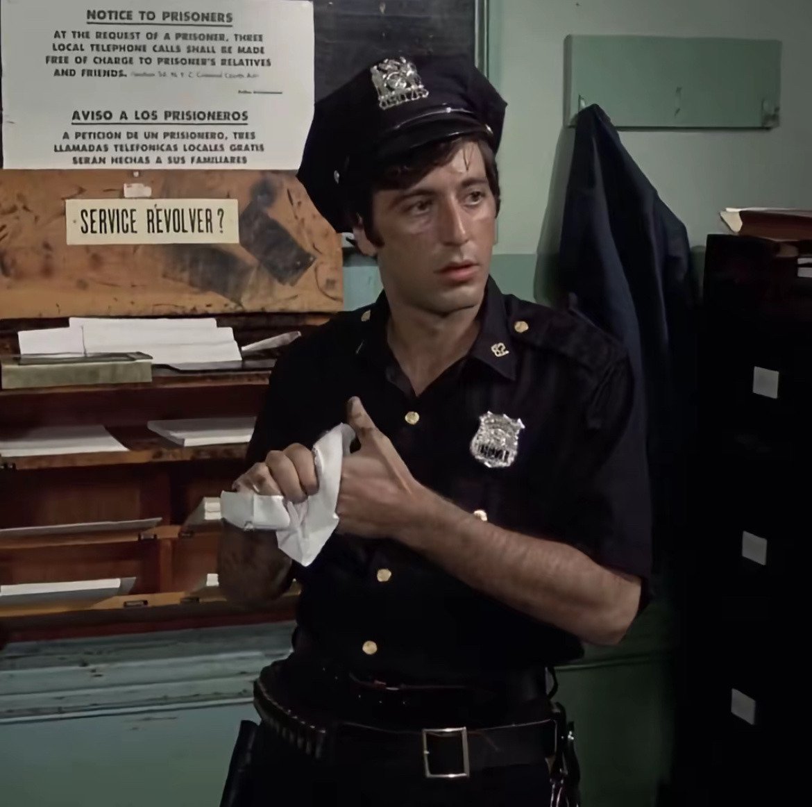 why is his waist so slutty oh my god