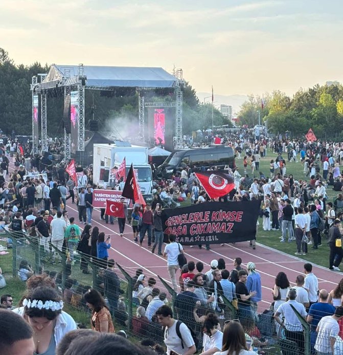 PHOTO | Karakızıl, Gençlerbirliği (Turkey)

<a href="/fckarakizil/">KaraKızıl Gençlerbirliği</a>