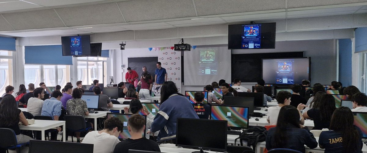 danilopezupm's tweet image. Todo un éxito el primer #CodeBoost que hemos organizado en la @ETSISIupm, gracias a todos los participantes por venir!  #PIE24