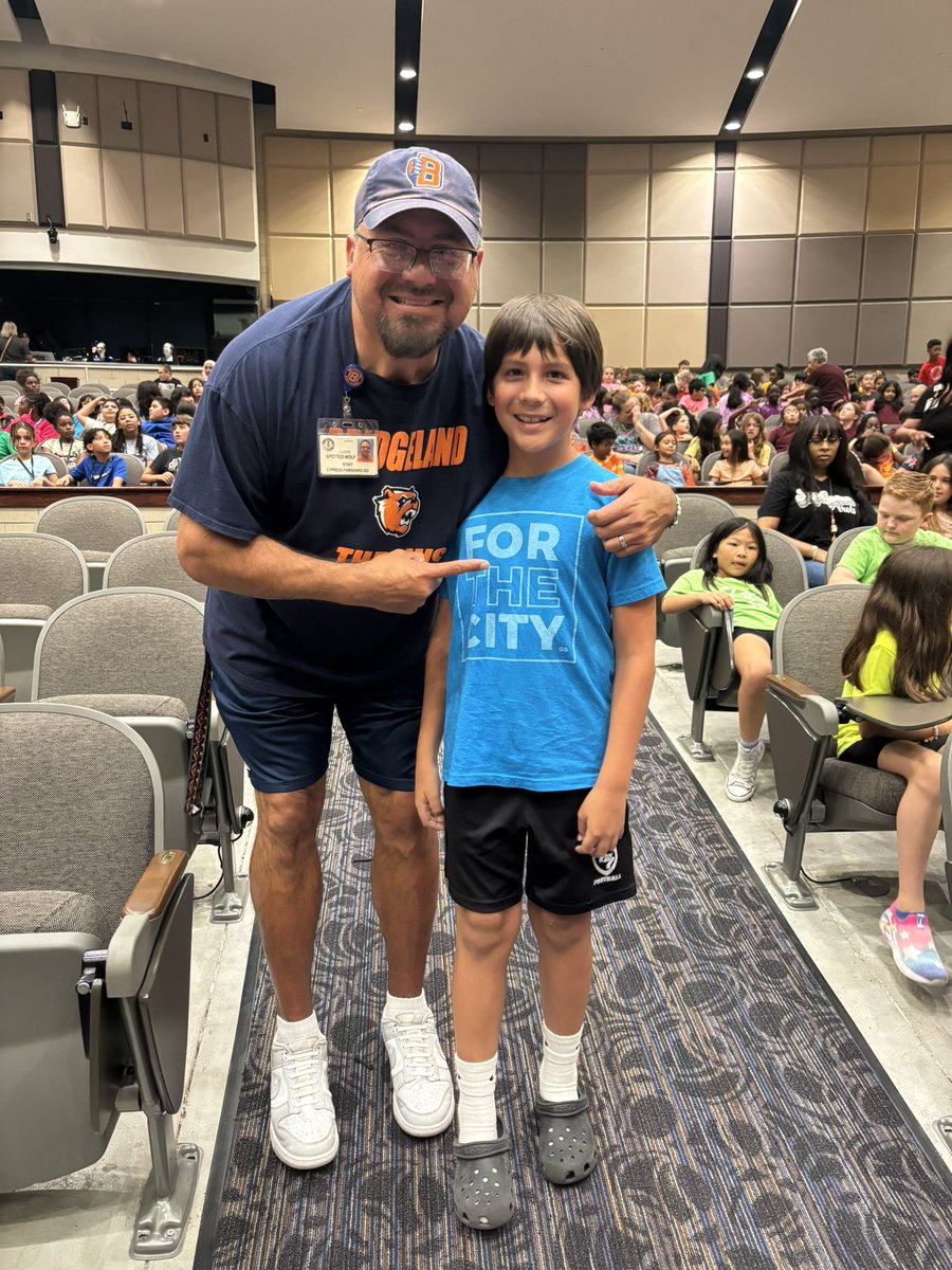 Lloyd Spotted Wolf tweet media