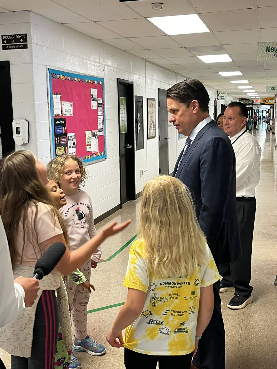 Marvin H Rogers (@mrrogersjcps) on Twitter photo On his final day w/students, I have such gratitude to have the honor of working beside <a href="/BillPerkins12/">Bill Perkins</a> . Today was his last day w/ Ss as principal. For the past 11yrs, he’s led <a href="/WilderWildcats/">Wilder Elem. School</a> w/unwavering heart, vision, & grace. His impact will be felt for generations.<a href="/JCPSKY/">JCPS</a> On his final day w/students, I have such gratitude to have the honor of working beside <a href="/BillPerkins12/">Bill Perkins</a> . Today was his last day w/ Ss as principal. For the past 11yrs, he’s led <a href="/WilderWildcats/">Wilder Elem. School</a> w/unwavering heart, vision, & grace. His impact will be felt for generations.<a href="/JCPSKY/">JCPS</a>