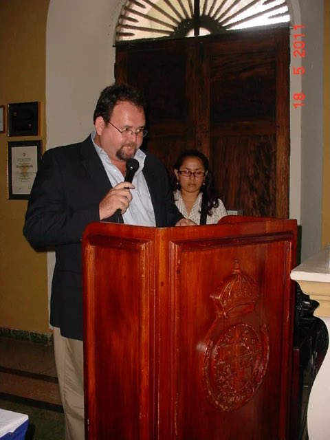 EzraCentroameri's tweet image. 🚨 URGENTE | El régimen Ortega-Murillo intensifica su represión: detienen sin orden judicial al exalcalde de Granada, Eulogio Mejía Marenco, del PLC. Fue sacado de su casa en la madrugada. ¡Basta de persecución política!  
#Sosnicaragua #FSLN #Sandinismoesterrorismo