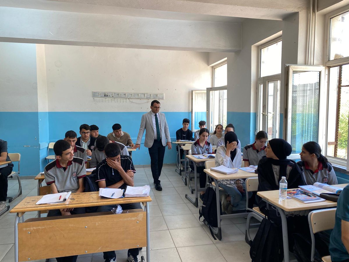 İlçe Milli Eğitim Müdürümüz Abdülaziz DOĞAN, Okulumuz Bismil Atatürk Anadolu Lisesini ziyaret ederek, öğrencilerimiz ile biraraya geldi.<a href="/dogan_azz/">Abdulaziz Doğan</a> <a href="/Murat4Kucukali/">Murat Küçükali</a> <a href="/Diyarbakirmem/">Diyarbakır İl Millî Eğitim Müdürlüğü</a> <a href="/bismilmem/">Bismil İlçe Milli Eğitim Müdürlüğü</a>