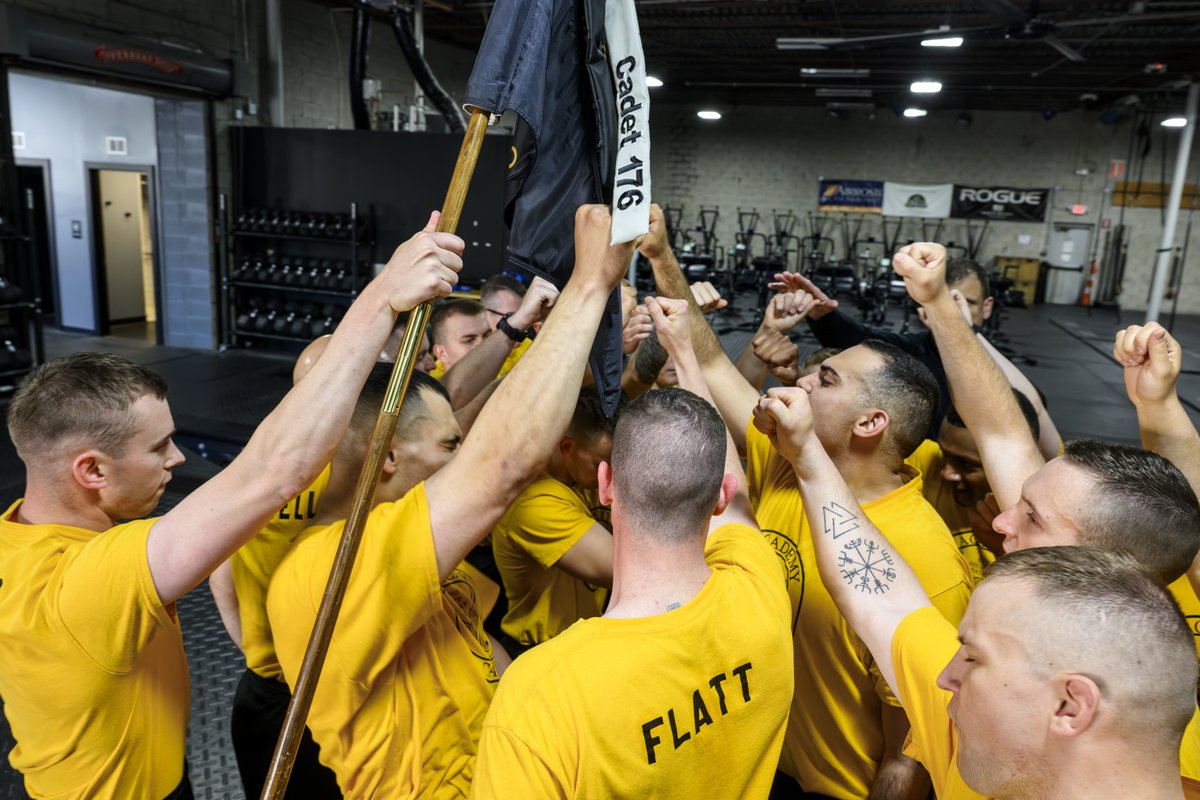 Today, Cadets from our 176th Academy class took part in the annual Patrol Memorial Day Hero Workout. 

Major Kemmer, Major Pyles and Captain Davis joined Cadets, academy staff and troopers from across the state to challenge themselves to honor the memory of our fallen heroes.