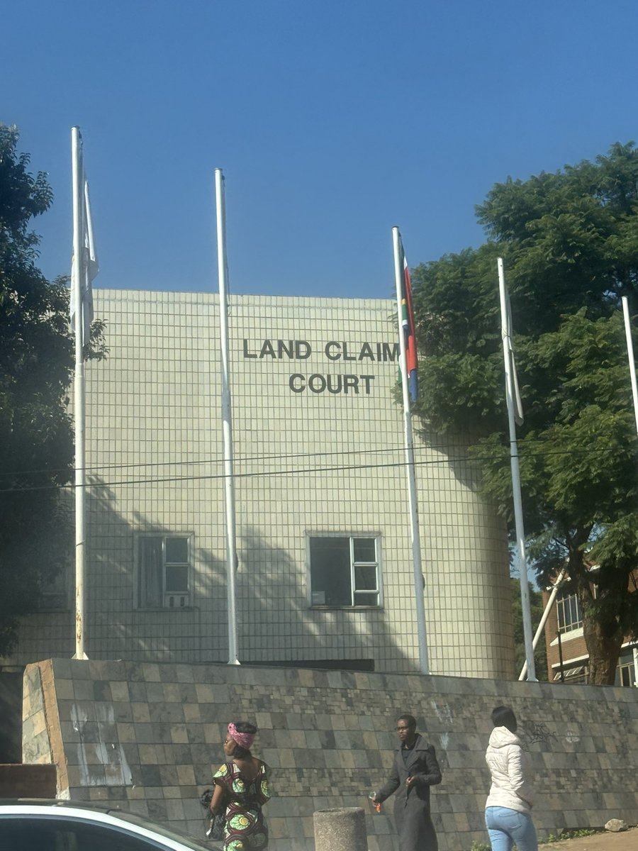 CampbellRowan_'s tweet photo. I find this Amusing after @CyrilRamaphosa visited the White House. Randburg Johannesburg South Africa .

@elonmusk @realDonaldTrump https://t.co/BuX6wHovWv