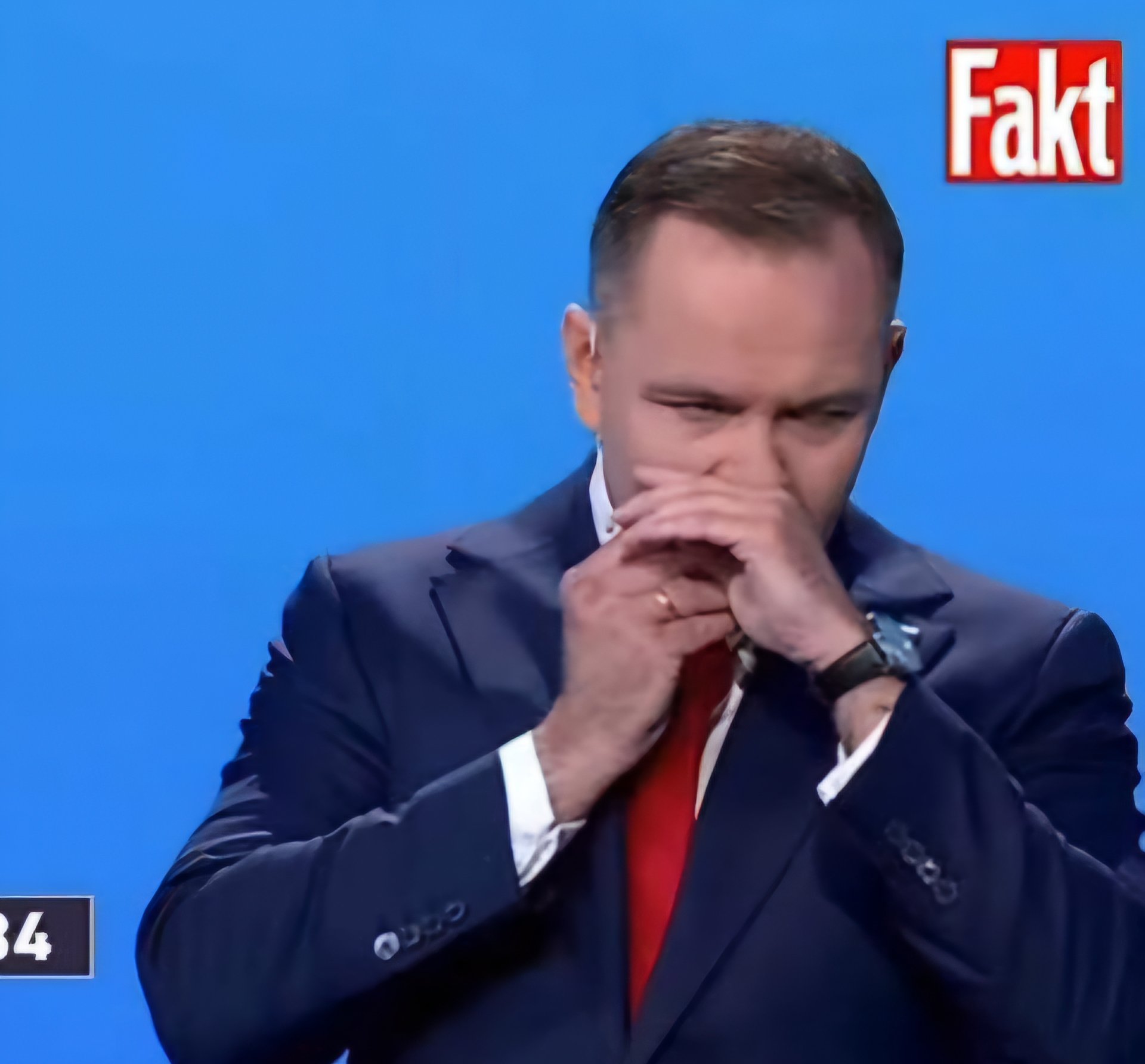 GrqCCPbWgAA26GK?format=jpg&name=large