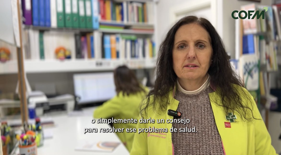 Conoce a nuestros #delegadosdezonaCOFM: 
Para <a href="/AnaMolinero1/">Ana Molinero 🇪🇺🇪🇸</a>, la primera en su familia en convertirse en farmacéutica, su vocación llegó de niña. Considera que la figura del delegado como eslabón esencial para estar perfectamente informados y coordinados 🎥bit.ly/4mzsDTm