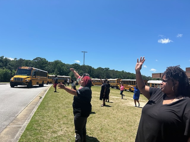 Conyers Middle (@conyersmiddle) on Twitter photo Our last day of school, all buses arrived to allow all faculty & staff to wave goodbye to our students for the summer. Continue summer reading and stay safe! Summer reading lists signature forms are on our school's website (cms.rockdaleschools.org) <a href="/RockdaleSchools/">Rockdale County Public Schools</a> <a href="/LiteracyRcps/">RCPS_Literacy</a> Our last day of school, all buses arrived to allow all faculty & staff to wave goodbye to our students for the summer. Continue summer reading and stay safe! Summer reading lists signature forms are on our school's website (cms.rockdaleschools.org) <a href="/RockdaleSchools/">Rockdale County Public Schools</a> <a href="/LiteracyRcps/">RCPS_Literacy</a>