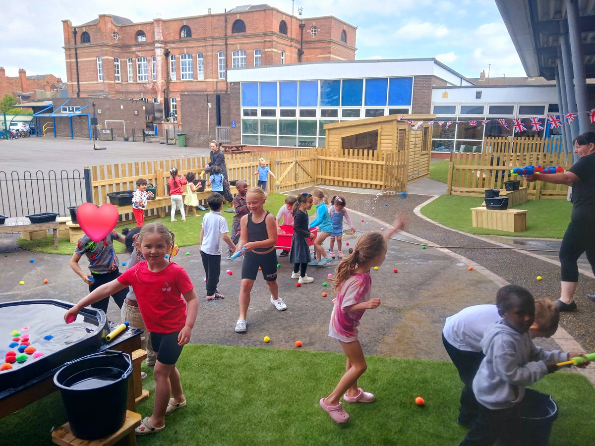 HMS Grimsby tweet media