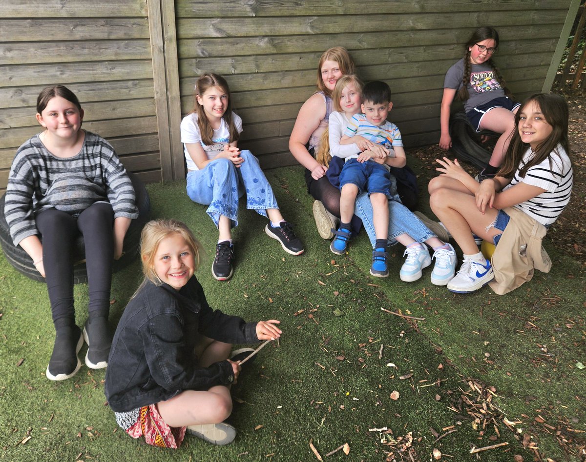 Enjoying time in the shade with one of our Acorns 😀 <a href="/acorn_class/">Team Acorn</a>