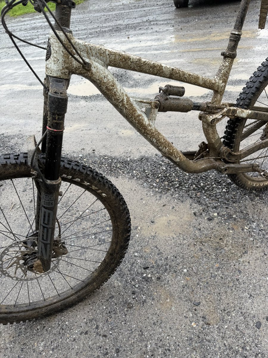 So this happened today, Bromont was a little muddy!!! Good times definitely were had!!! Wish I had a hottie to warm me up 😈😈