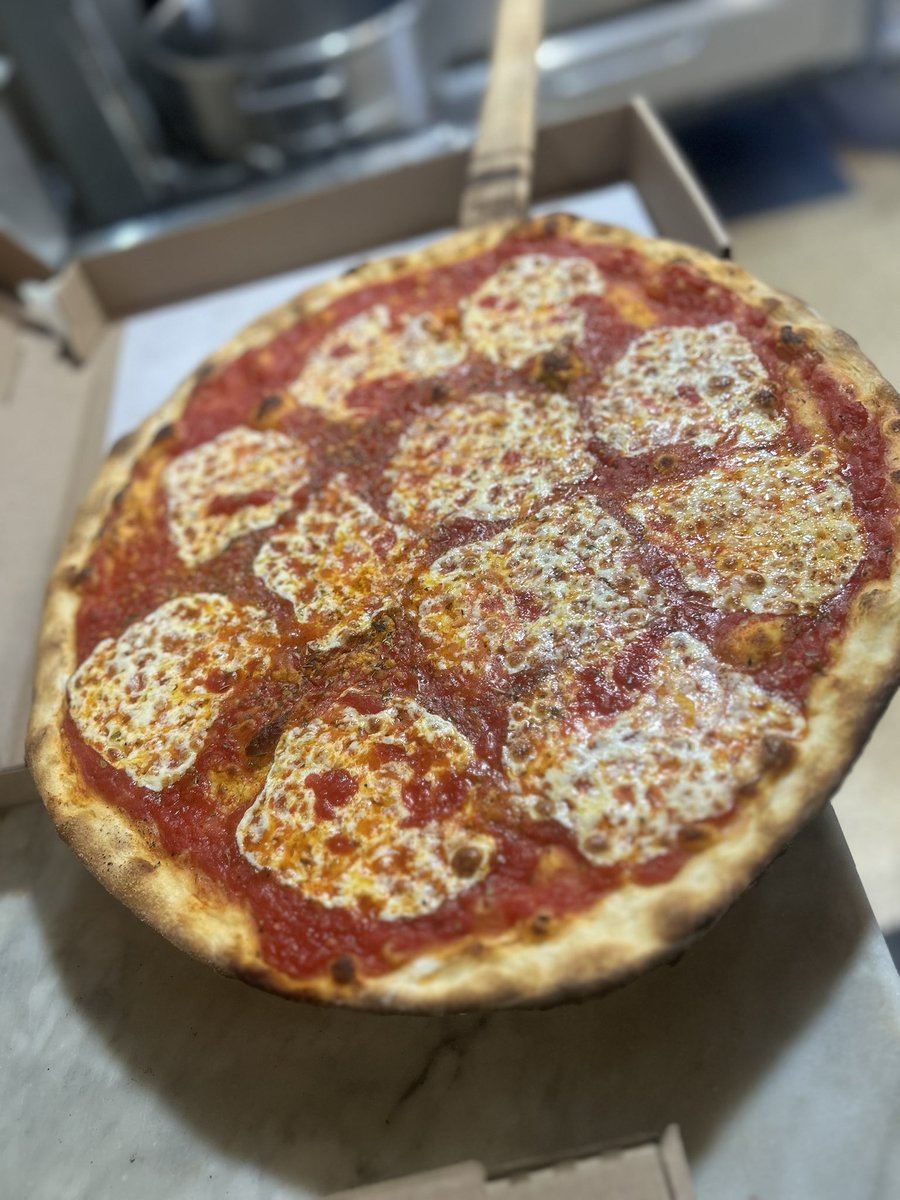 A note to all my friends and soon to be friends heading south this MDW- Nunzios will make your weekend better