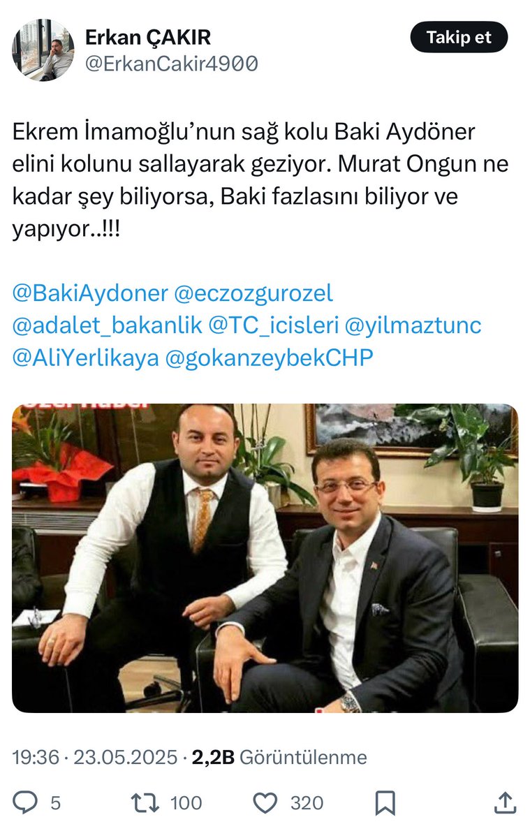 BakiAydoner's tweet photo. Suç duyurusunda bulunuyorum! 

Cumhuriyet Halk Partimizde;

4 Dönem İlçe Yöneticiliği, 
1 Dönem İstanbul İl Yöneticiliği, 
2 Dönemdir’de  Parti Meclisi Üyeliği görevi yapıyorum. 

Ailemle birlikte uzun yıllarıdır gece gündüz çalışarak alın terimizle kazandığımız vergimizi ödediğimiz helal ekmeğimize gözünü diken!  
Aylardır beni sosyal medya hesaplarından tehdit eden, cep telefonumdan arayıp açmadığım için gece geç saatlerde İstanbul’daki savcıları işaret ederek “ÇAĞLAYAN” ‘dan arıyorum açsana diyerek mesaj atan imalarda bulunan ve  Vatandaşı olmaktan onur duyduğum, Türkiye Cumhuriyeti Devletimizin Bakanlarını, Savcılarını alttaki görseldeki gibi arsızca etiketleyen aklı sıra ihbar eden, hayatım boyunca yakından dahi görmediğim, elini sıkmadığım bu kişi hakkında avukatım aracılığıyla en az 3 kez İstanbulda savcılıklara şikayette bulunduk ve kovuşturmaya yer yok diye yanıtlar geldi! (UYAP’ta Bilgiler ve Belgeler Mevcuttur.) 

Ailemi huzursuz, beni tehdit eden, her hafta her ay mesnetsizce yargılayan, bugüne kadarda sürekli karalayan ve devlet kurumlarımızın adını kullanarak kin ve nefret saçan bugünde aklı sıra “elini kolunu sallayarak geziyor” diyerek beni ihbar eden Siz’leri etiketleyen hala şahsıma mesaj vermeye çalışan @ErkanCakir4900 ’ı şikayet ediyor, gereğinin yapılmasını rica ediyorum. 

Bu paylaşımı yapan kişi eğer beni iddia ettiği gibi tanıyorsa, bir Allah’ın günü kendisiyle yan yana gelmişsek, oturmuşsak suç duyurumu işleme alın ispatlasın! 

@adalet_bakanlik @yilmaztunc  @TC_icisleri @AliYerlikaya