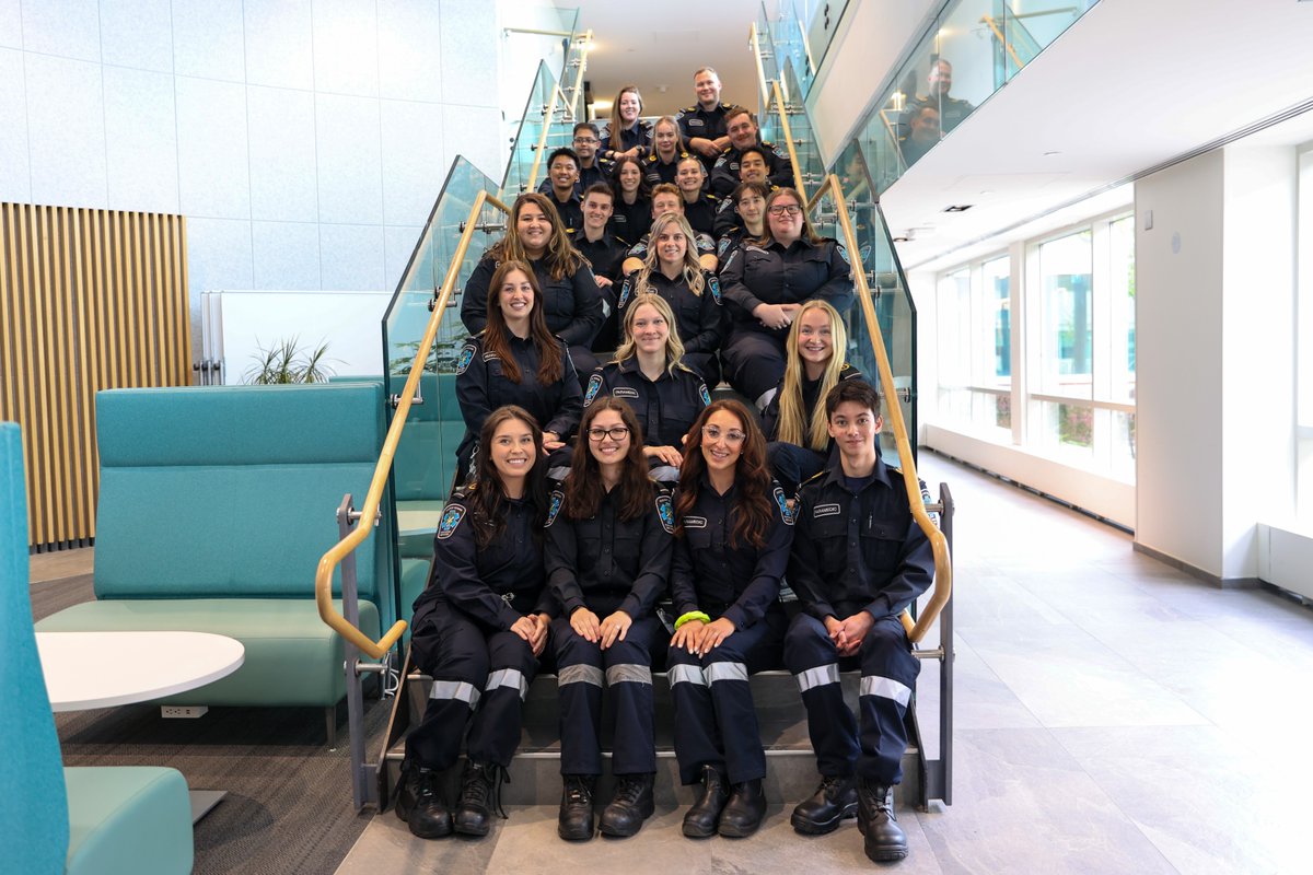 Today we celebrated 22 new #HaltonParamedics! 🎊 They were joined by family, friends and colleagues to mark this milestone. They're part of an amazing group of paramedics who are dedicated to keeping #HaltonON safe and healthy. Please join us in congratulating them! 👏