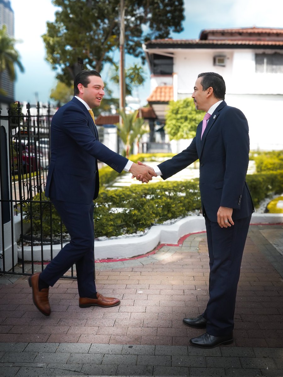 PGN_PANAMA's tweet image. #Reunión| El PGN, Luis Carlos Gómez se reunió este viernes 23 de mayo del 2025, con el Embajador de EE.UU. en Panamá, S.E. Kevin Marino con el objetivo de reforzar la cooperación entre EE.UU. y Panamá en la lucha contra el lavado de activos, la corrupción y el crimen organizado.