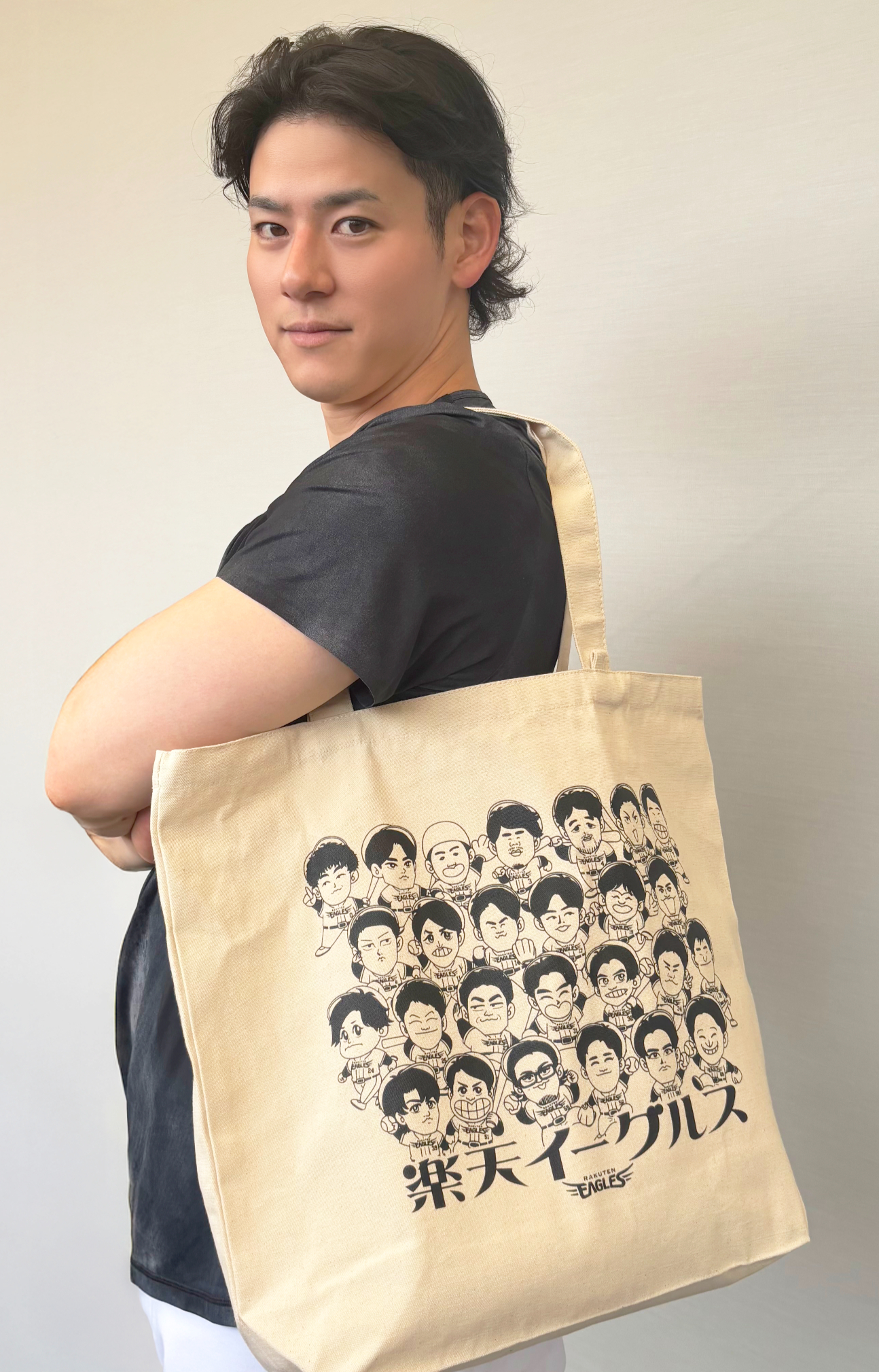 楽天イーグルス 伊藤裕季也 背負えるトート ほぼ等身大タペストリー 天イーグルス 伊藤裕季也 背負えるトート ほぼ等身大タペストリー