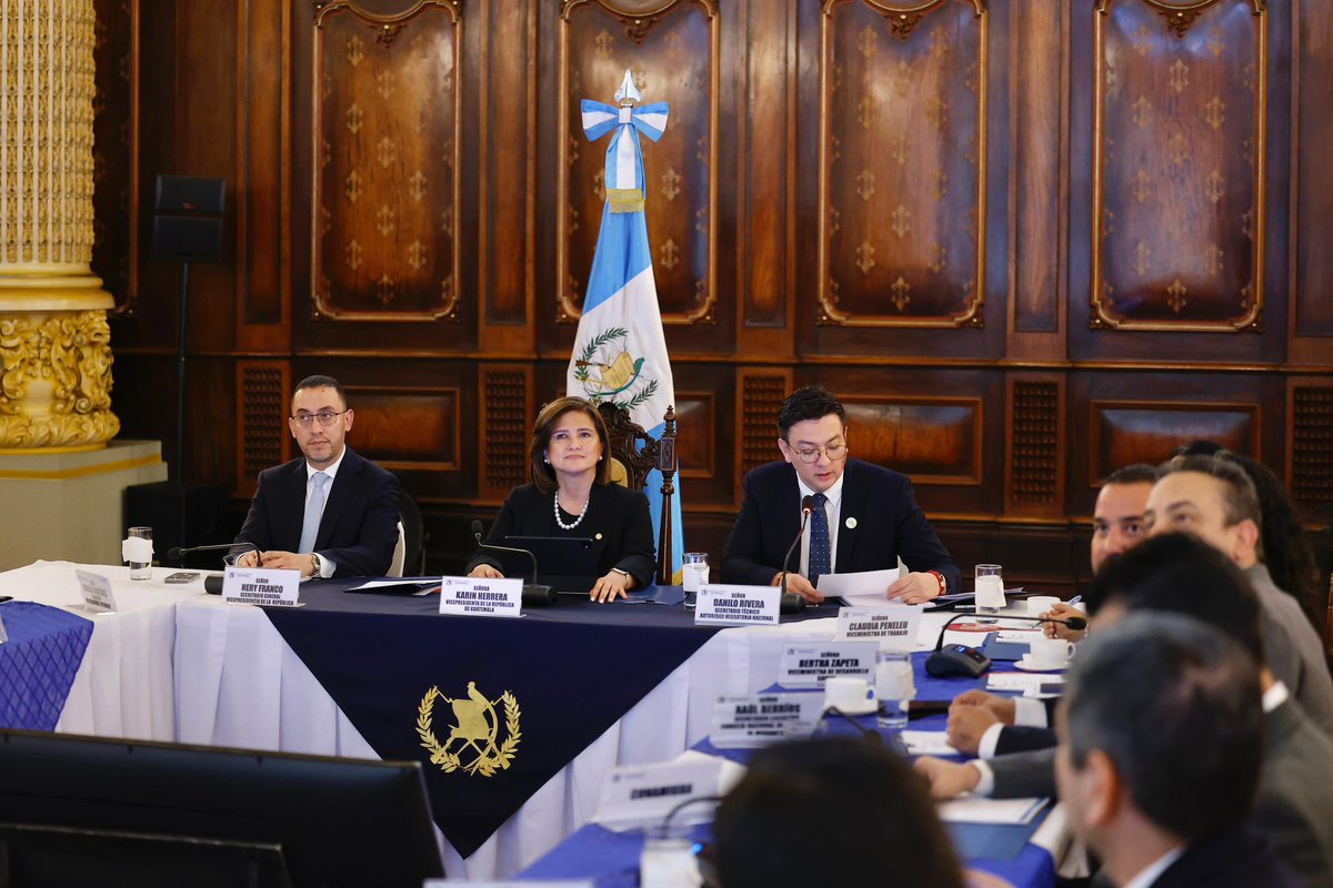 Con la Autoridad Migratoria Nacional avanzamos en el Plan Retorno al Hogar.

Guatemala ahora cuenta con nuevo consulado en Atlanta, que ofrecerá servicios de emisión de pasaportes y acceso a "ConsulApp Guate" para la comunidad migrante.  Estar lejos no significa estar solos. 🫂🇬🇹