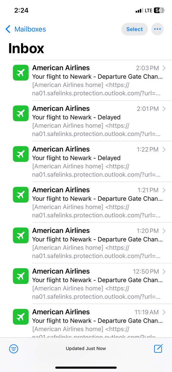 colonraymond's tweet photo. @AmericanAir The clown show that is American Airlines https://t.co/6clWIfhfOy