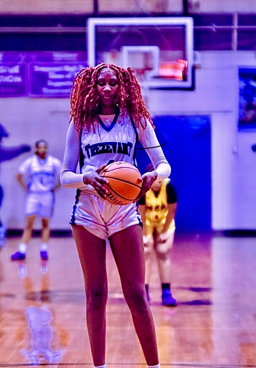 CoachGWilliams1's tweet photo. @johnvarlas Trezevant Girls Bball 🏀 will be sending 5 of its players off to College.
Robynn Thompson - Queens University 
Justice Dunlap - Southwest C.C.
Shelby Gray - Southern Ark. Tech
Ciara Thomas - Moberly Area C.C.
Marissa Williams- Bethel https://t.co/LCVsQHJ3RD