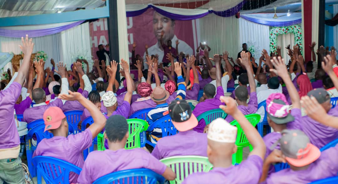 jumaramadhanACT's tweet photo. Wanachama 168 wa Chadema wakiongozwa na aliyewahi kuwa Mwenyekiti wa Chama hicho Godson John Mmbaga, CUF wakiongozwa na aliyekuwa Katibu wa Wilaya wa Chama hicho Ndugu Ally Ramadhan wamejiunga na ACT Wazalendo na kupokelewa na Katibu Mkuu Ndugu Ado Shaibu leo tarehe 23 Mei 2025. https://t.co/www2kLTJx4