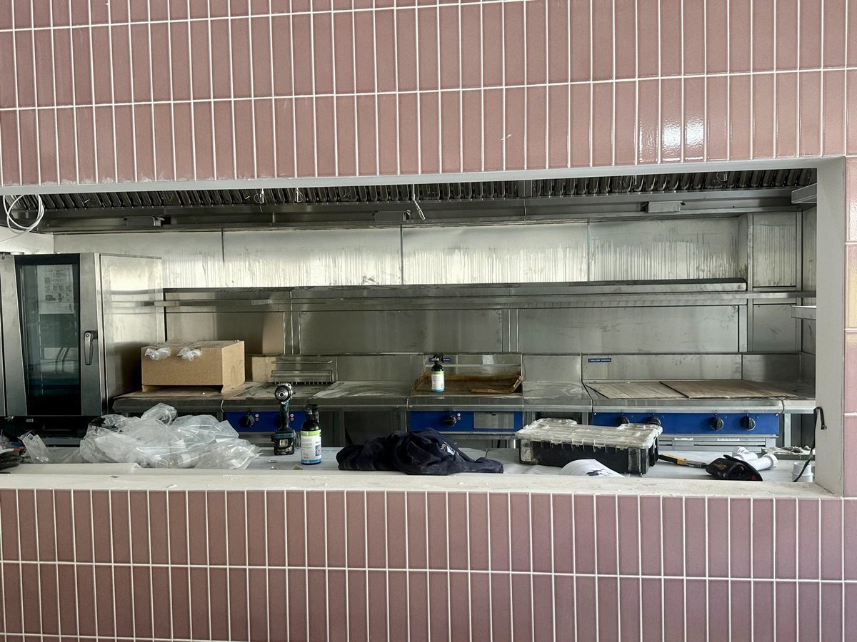 What a productive week the Chiller Box team has had! 

We are nearly there on completing one of our latest projects at London Business School, Plowden Hub. Final push next week to get this exciting project over the line.