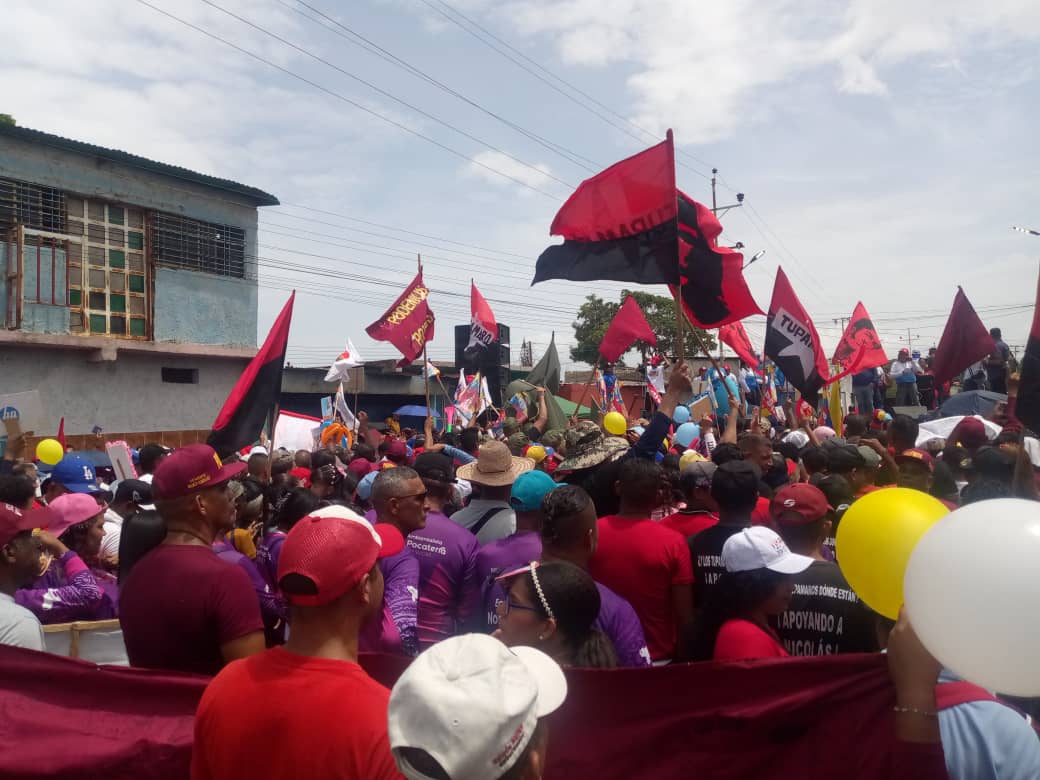 #20AñosDeRebeldía 🔴⚫
Con alegría y compromiso, la militancia Tupamaro acompañó a Jhoana Carrillo en su cierre de campaña.
Rumbo al 25 de mayo con convicción, por el legado y el amor al pueblo.
¡Tupamaro está en la calle y va pa’lante!
#VotaRebelde ⚫ #VotaTupamaro 🔴