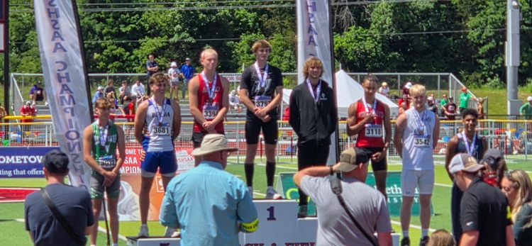 WarsawSchoolDis's tweet photo. 🥇🏆 State Champion 🏆🥇
Congratulations to Fisher Love -- the Class 3 Boys Long Jump State Champion with a jump of 6.98, which is also a 🌟New School Record 🌟!!! https://t.co/YraHvXTkKD