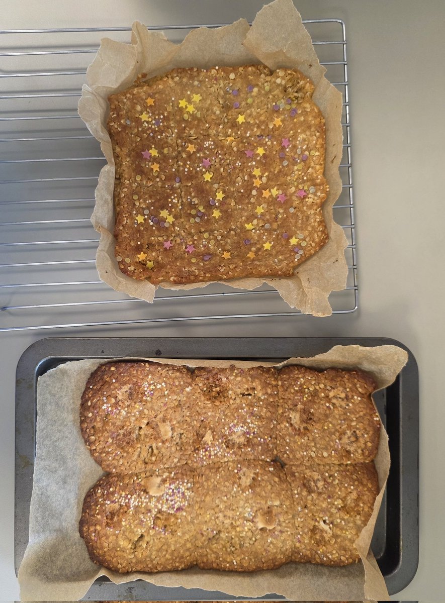 Sunflower House (@sfhalderhey) on Twitter photo Good evening,
Today in school our young people made some amazingly delicious flapjacks 🤗✨️
The smell of them filled the corridors and they tasted even better 👌🏻
<a href="/AlderHey/">🏥 Alder Hey 💙</a>
#SFH🌻 Good evening,
Today in school our young people made some amazingly delicious flapjacks 🤗✨️
The smell of them filled the corridors and they tasted even better 👌🏻
<a href="/AlderHey/">🏥 Alder Hey 💙</a>
#SFH🌻