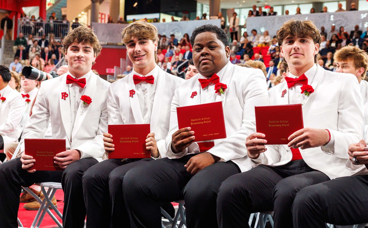 fairfieldprep's tweet image. Congratulations to the Fairfield Prep Class of 2025! Go forth and set the world on fire! 🔥

See all the photos and Senior Week moments at fairfieldprep.org/photos
#BeIgnited #AMDG #ClassOf2025