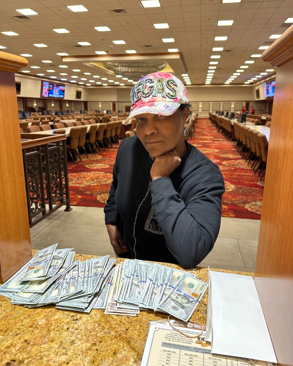 Bingo Alert!

Join us in giving a HUGE congratulations to Kateline S, who just won $10,000 on a  coverall max bonus in 52#'s! 💰