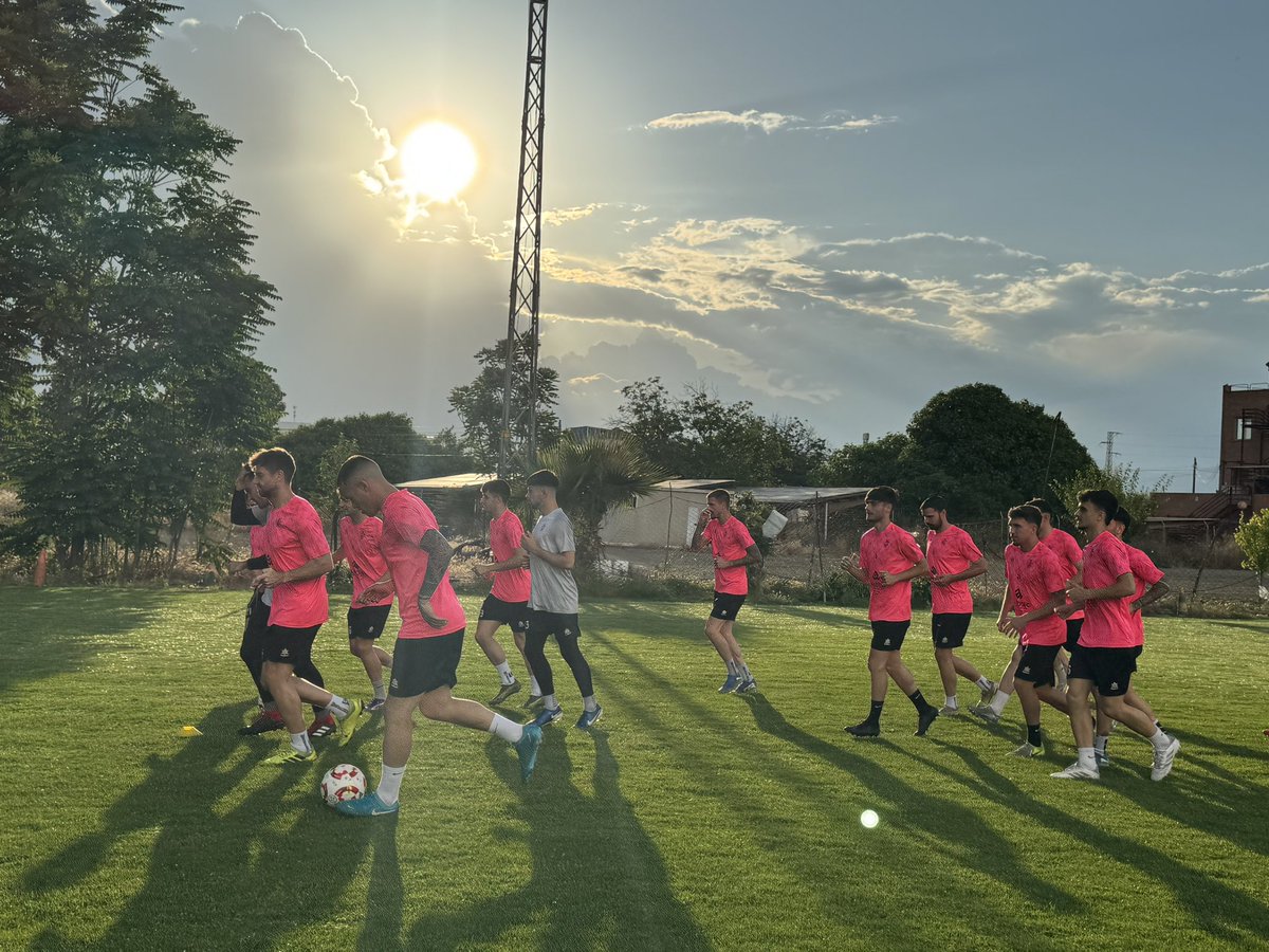 ¡ No dejes de creer en la magia del Momento ! ¡ VAMOS ! <a href="/CDHuetorTajar/">CD Espárrago de Huétor Tájar💛💙</a>