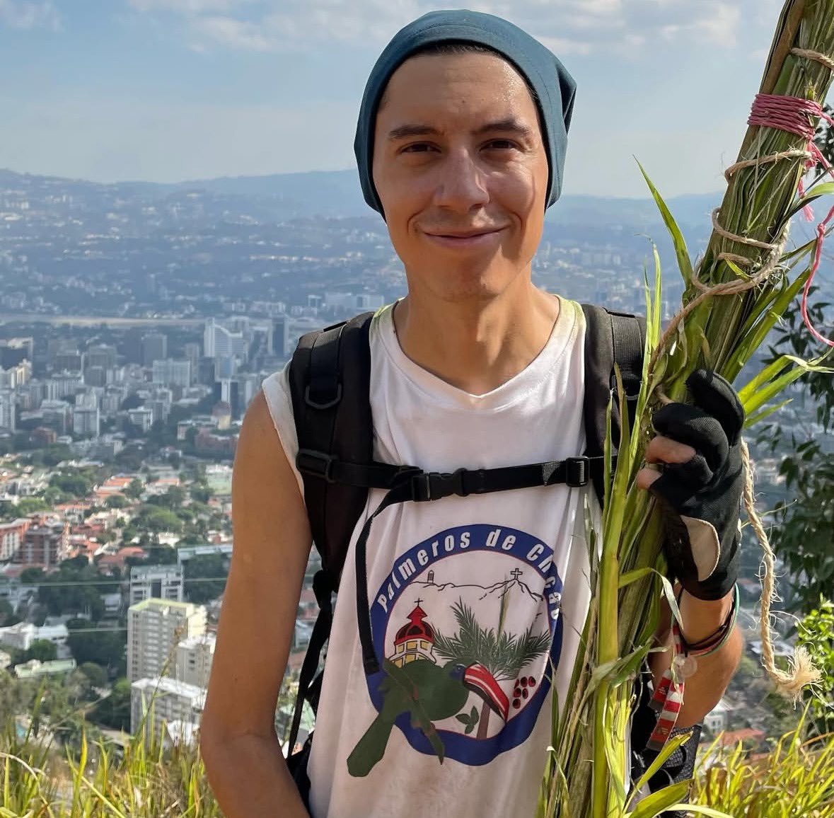 EduardLovera's tweet photo. Carlos es de las mejores personas que he tenido la oportunidad de conocer. Es maratonista, colchonero, guairista y palmero de chacao. Sus amigos lo llamamos "Carlitos" porque realmente es una persona noble y un amigo excepcional. 

Su detención es una completa injusticia. https://t.co/Ovo9QVDzkg