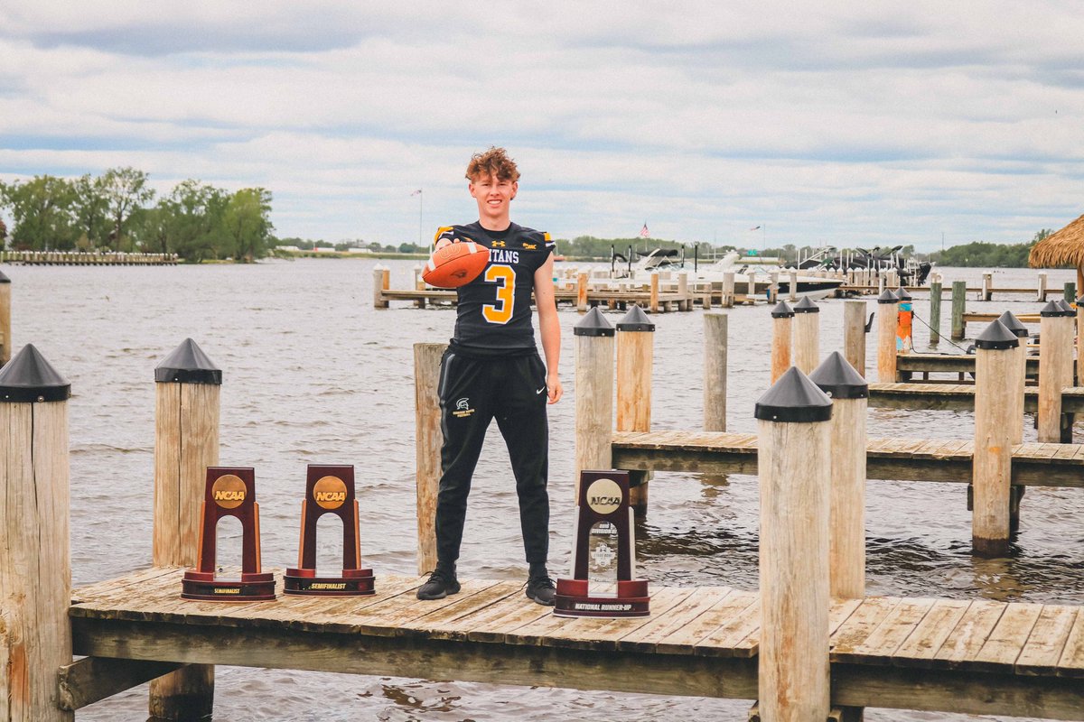 Had an awesome time at UWO’s Junior day! Was great to get to meet with the coaches and learn more about the hometown program. Thank you <a href="/mclaganTITANS/">Matt McLagan || Coach Mac</a> for having me out! <a href="/oshkoshnorthfb/">Oshkosh North Football</a>