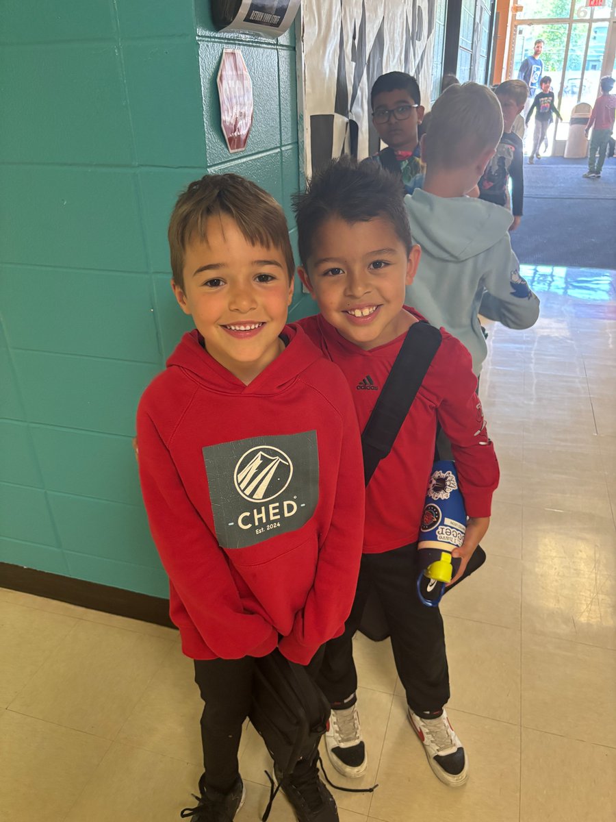 This week’s Photo Friday features highlights from a lively second-to-last week at River Trails SD26! rtsd26.org/gallery/161779…