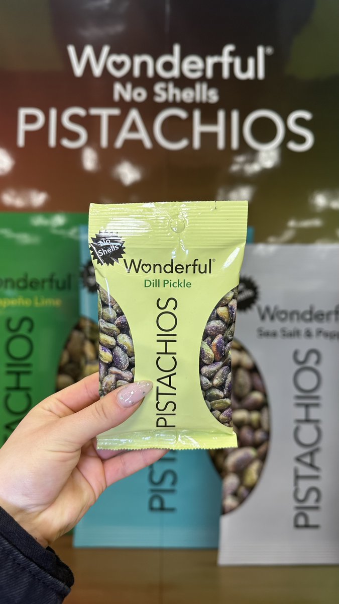 CandyFunhouseHQ's tweet image. Dill Pickle Pistachios?! 🥒✨
these new no-shell snacks from Wonderful just hit different.
#DillPickleLover #SnackUpgrade #PistachioLover