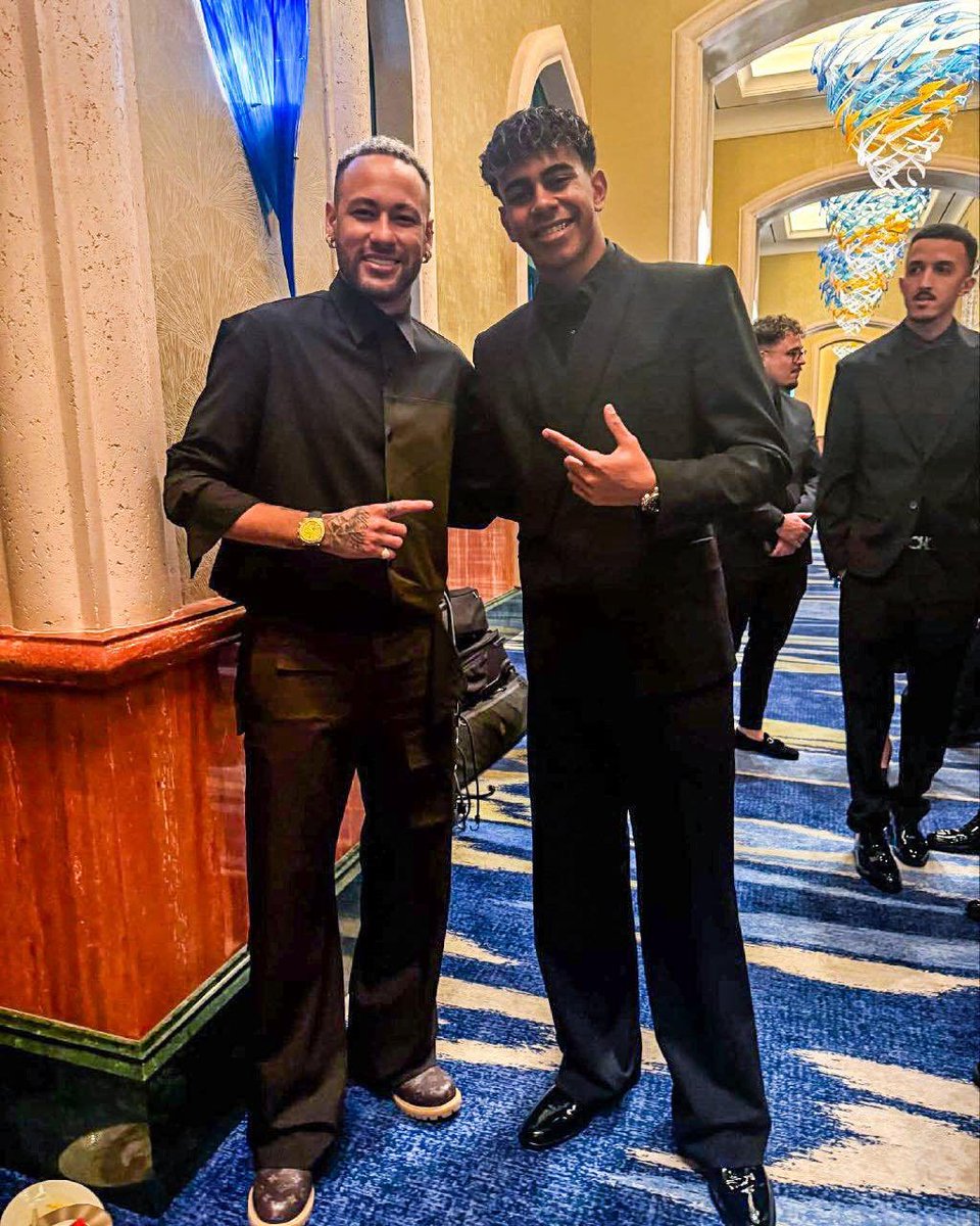 Lamine Yamal will travel to Brazil for his vacation. He will meet with Neymar there.

— <a href="/La_SER/">Cadena SER</a>