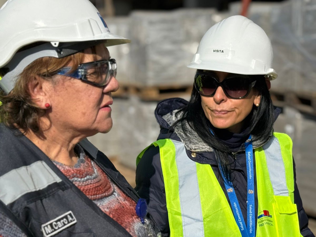 👉🏻Nuestra directora encabezó una visita al terreno donde se construye el Hospital de Constitución. 

En la oportunidad y junto a autoridades, comunidad y funcionarios, pudieron constatar un 71% de avance en su construcción 🏥💪🏼