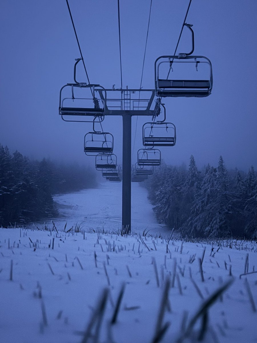 labry_de's tweet image. New England isn’t a real place lol

Taken today in Killington VT