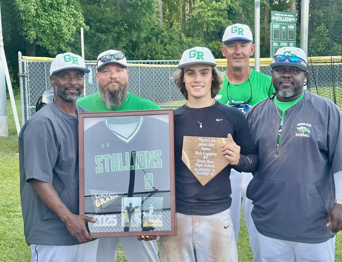 GRStallionsBB's tweet photo. Great way to close out our home games this season. We honor our seniors. Here are just a few pictures of the festivities. #MakeContact #Baseball #BiggerThanBaseball https://t.co/VJZjZNVeLL