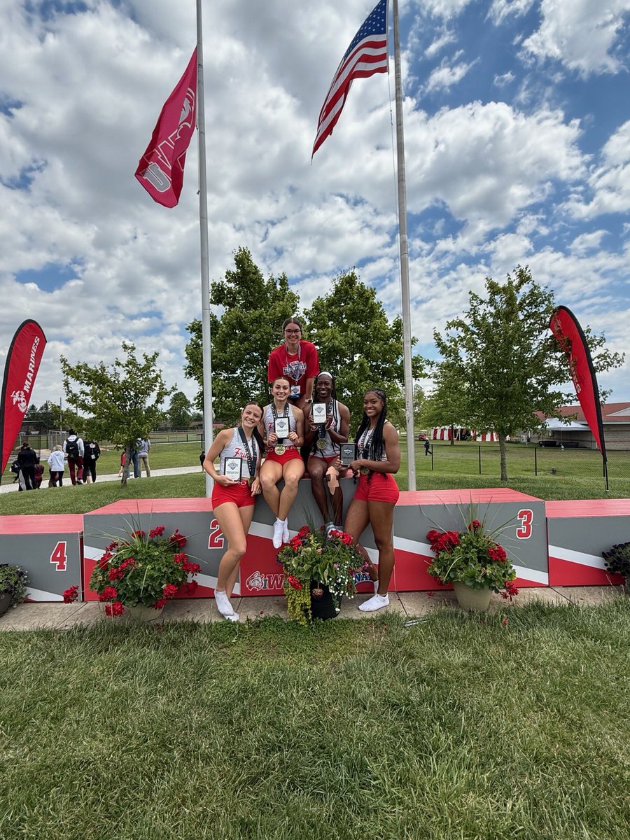 All-🇺🇸’s
The women’s 4x100m (Naomi Vagher, Rhianna Hill, Haidyn Thompson, and Tiyna Ridge) ran a time of 46.92 to earn their All-American status🔥🔥 

#talonsup #wingsup #friendsfalcons #friendsu #honorGod