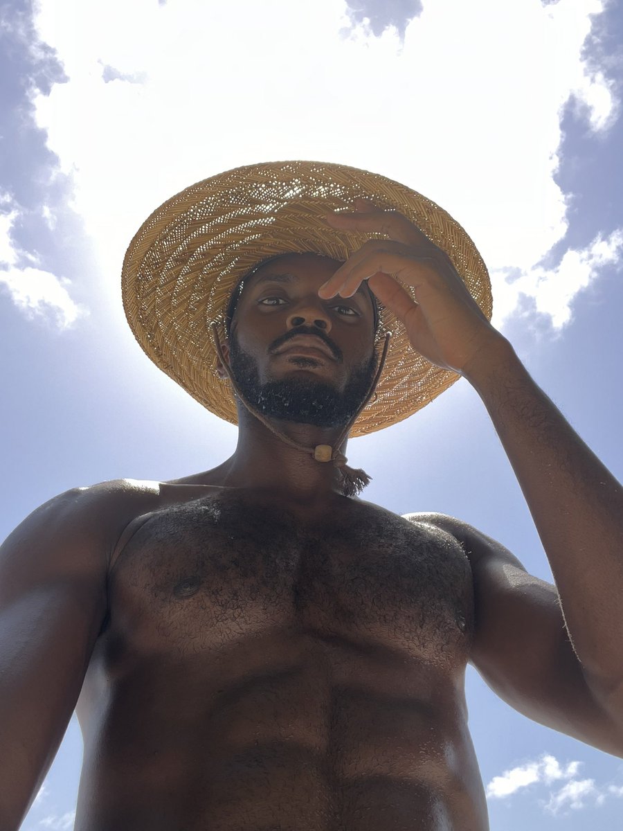 CDauberton's tweet photo. Summer mode loading 🔋

#blackmen #intoblackmen #westindies #blackmale #summer2025 #melanin https://t.co/mQ9f0hEciG