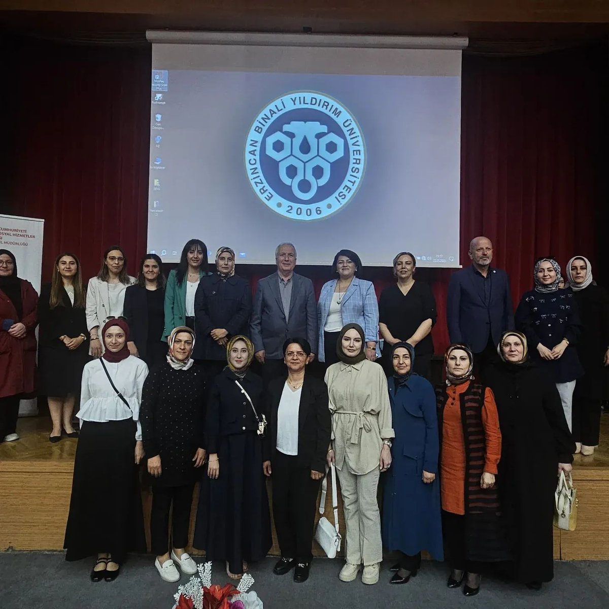 Erzincan  Binali  Yıldırım Üniversitesi himayesinde 2025 Aile Yılı kapsamında  Emekli Hakim  Yargıtay 2.Hukuk Dairesi Eski Başkanı Ömer Uğur GENÇCAN  hocamızla bir araya  geldik.
Değerli sunumu ve katkıları için kendisine teşekkür ederiz.